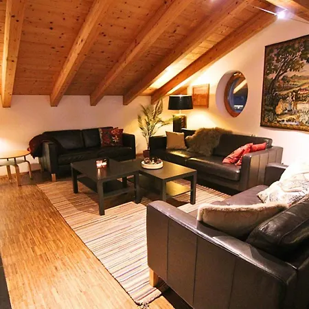 Regina 3*